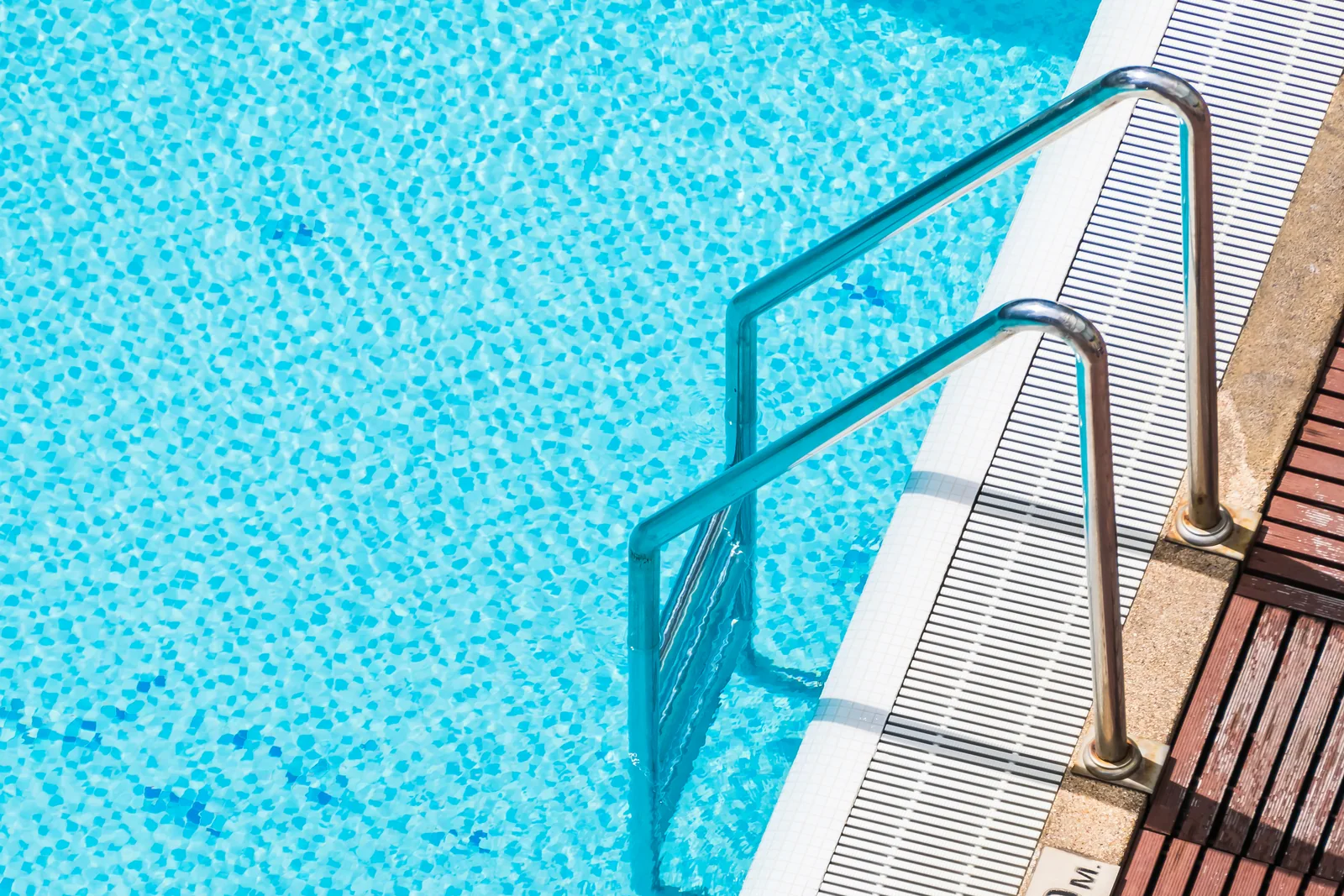 Floats and accessories